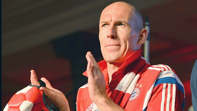 Arjen Robben tiene posibilidades de ser elegido Mejor Futbolista de la UEFA. (EFE)