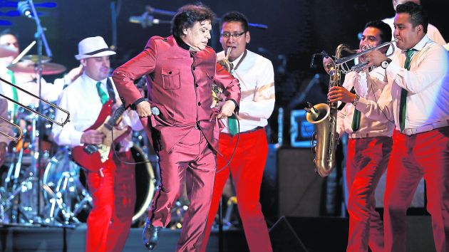 Juan Gabriel estuvo acompañado de un grupo de mariachis que interpretaron Contigo, Perú y Ojos azules. (USI)