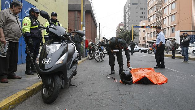 Combi atropelló y mató a motociclista en Los Olivos. (USI/Referencial)