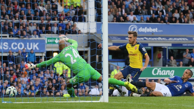 Arsenal igualó 2-2 con Everton con un gol de Aaron Ramsey. (AFP/Skills Skrills en YouTube)