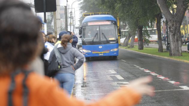 Público no sabe cómo emplear el corredor Tacna-Garcilaso-Arequipa ni los buses. (Luis Gonzales)