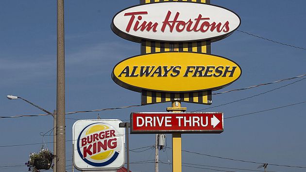 Burger King negocia la compra de la cadena canadiense Tim Hortons. (AP)