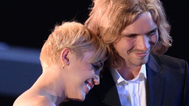 Miley Cyrus y Jesse Helt brindaron uno de los momentos más emotivos de la gala de los MTV VMA 2014. (AFP)