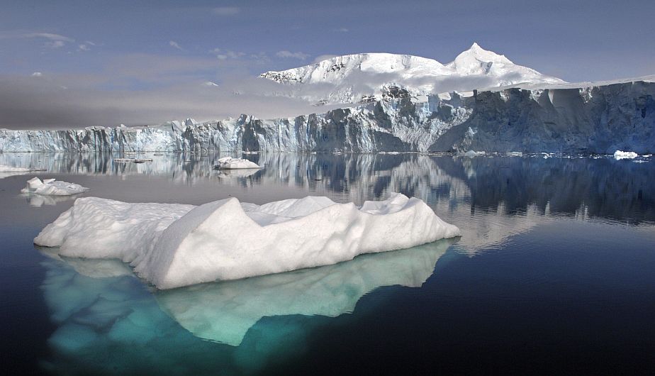 Incremento del nivel del mar en la costa antártica es 2 centímetros más elevado que en el resto del planeta. (AFP)