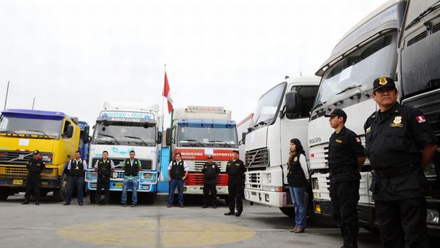 Policía Fiscal logró incautar 71 vehículos. (Andina)