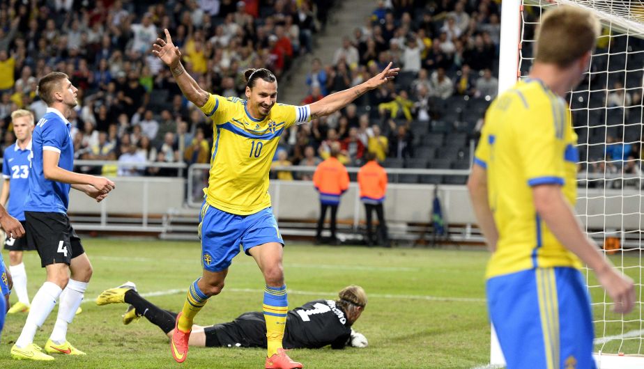 Zlatan Ibrahimovic batió el récord histórico de goles con Suecia. (AFP)