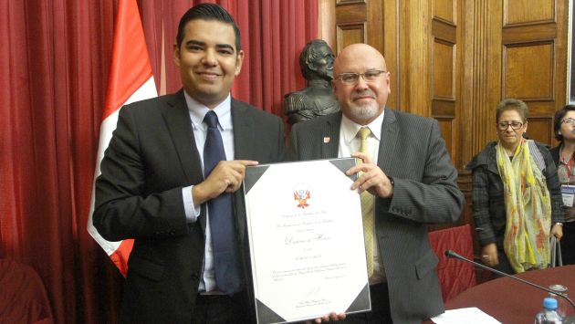 Carlos Bruce distinguió a peruano gay elegido alcalde en EEUU. (Difusión)