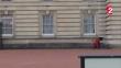 YouTube: Guardia del Palacio de Buckingham realiza divertidas piruetas