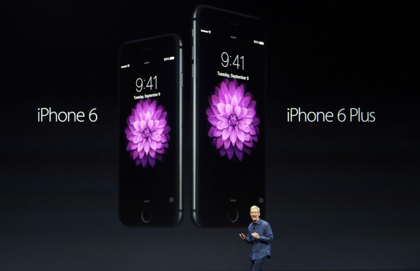 Los iPhone 6 fueron presentados por Tim Cook. (AP)