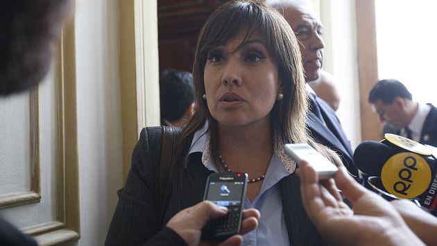María Jara advierte que denunciará a quienes obstruyan el tránsito. (USI)