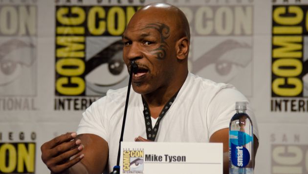 Mike Tyson insultó a periodista por recordarle condena por violación. (AP)