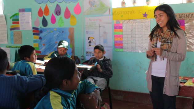 Jóvenes apuestan por la educación con emprendimientos sociales. (Enseña Perú)