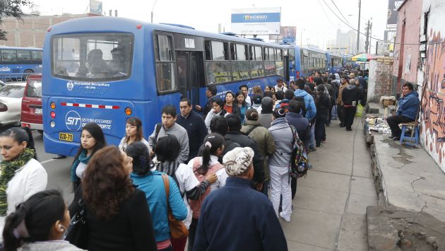 Pasajes gratis continuarán en el Corredor Azul hasta primera quincena de octubre. (Perú21)
