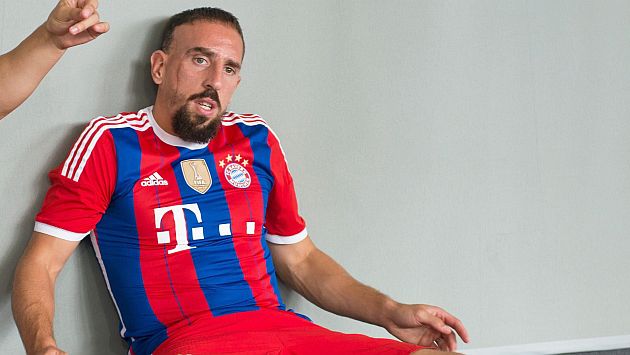 Según los doctores que lo evaluaron, Ribery no podrá jugar. Aún no supera su lesión a la rodilla. (EFE)