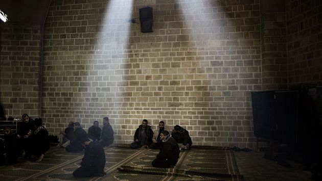 En las mezquitas tradicionales las mujeres son apartadas de los rezos. (AFP)