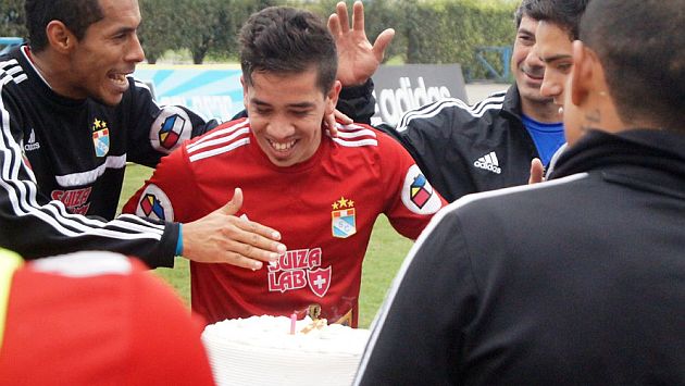 Maximiliano Núñez pidió como regalo de cumpleaños ganarle a Universitario. (Fotos: Facebook Sporting Cristal)