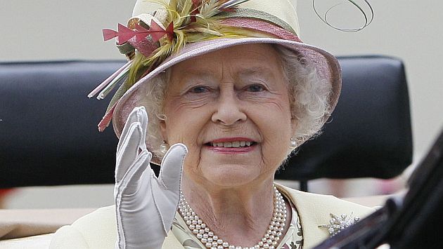 Reina Isabel II espera que los escoceses vuelvan a unirse tras apretada victoria de los unionistas. (AP)