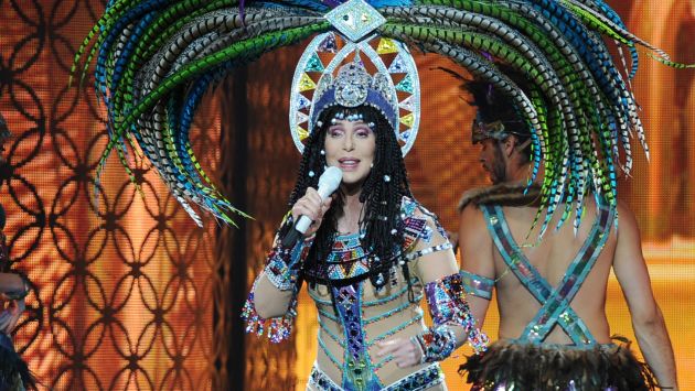 Cher enfrenta denuncia por racismo. (AP)