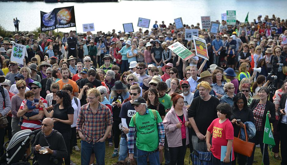 Miles se reunieron en Sidney, Australia, para protestar contra el cambio climático. (AFP)