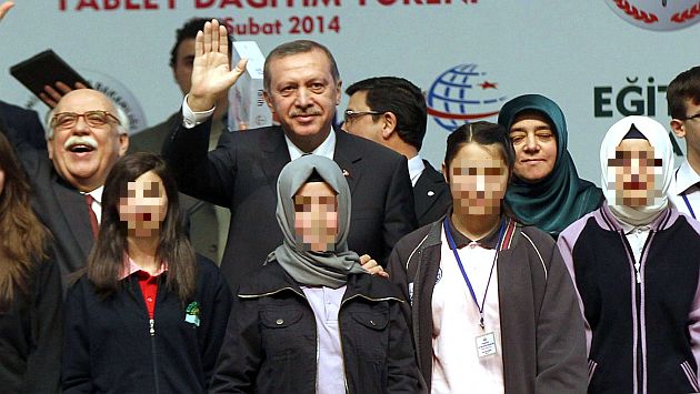 Se acabó veto al velo islámico en escuelas de Turquía. (AFP)