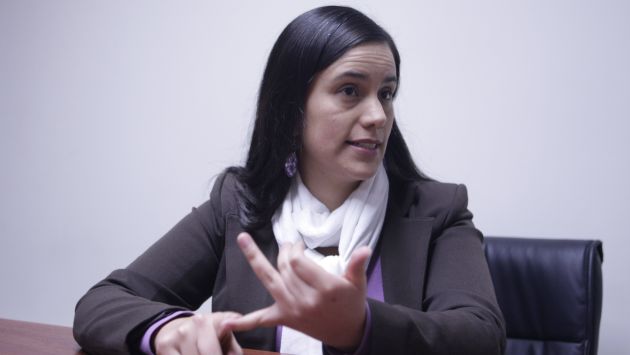 La presidenta de la Comisión de Pueblos Andinos, Verónika Mendoza, anunció que se pedirá al Pleno facultades especiales para determinar a los responsables del asesinato. (Perú21)