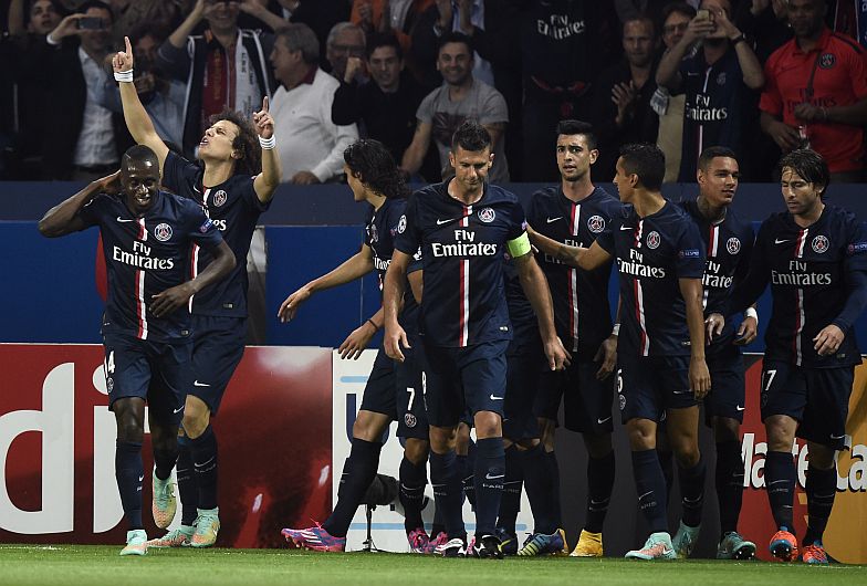 El brasileño David Luiz abrió la cuenta para los parisinos. (AFP)
