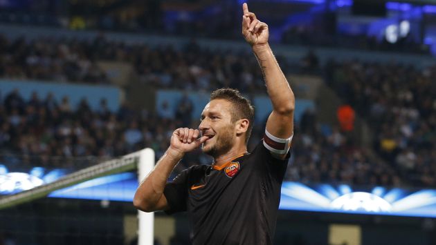 Francesco Totti, el jugador más veterano en marcar en la Champions League. (Reuters)