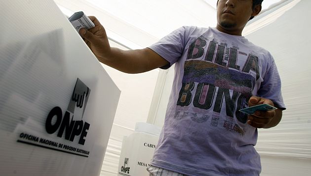 El jefe de la ONPE, Mariano Cucho, dijo que los celulares deben estar apagados durante la votación. (AFP)