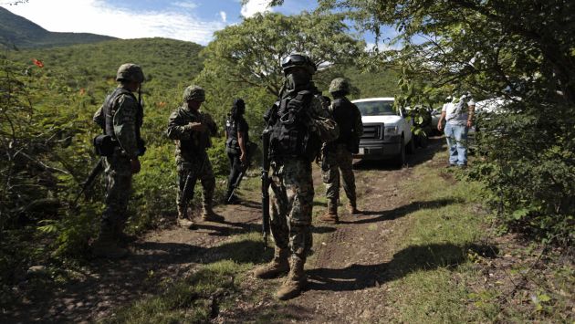 Hallan fosa con cuerpos en zona donde desaparecieron 43 estudiantes mexicanos. (Reuters)