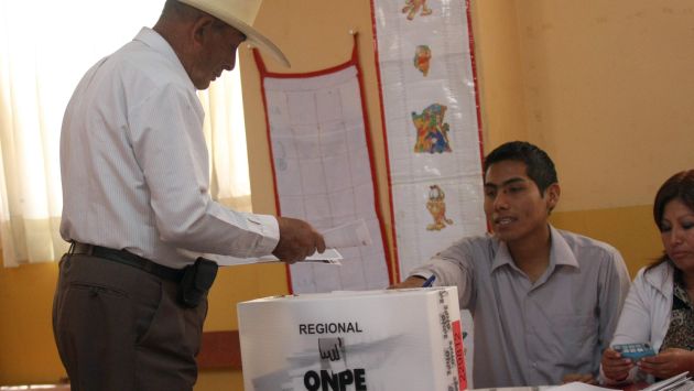 En 11 regiones del Perú habría segunda vuelta. (Heiner Aparicio)