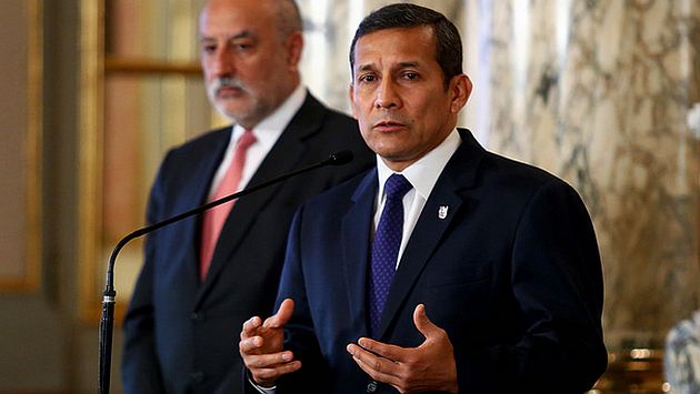 Ollanta Humala durante la suscripción del contrato para ejecución de la Línea de Transmisión 220 Kv Moyobamba-Iquitos. (Flickr de la Presidencia del Perú)