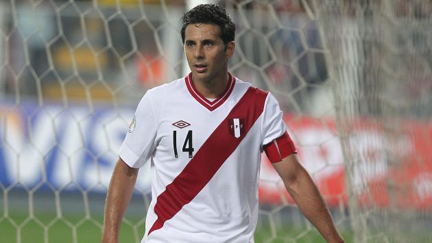 Claudio Pizarro aseguró que le afectará ser suplente frente a Chile. (Perú21)