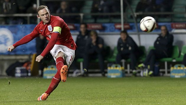 Rooney salvó a Inglaterra de un empate ante la humilde Estonia. (Reuters)