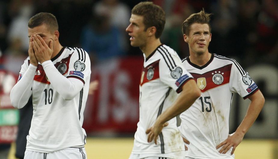 Alemania volvió a decepcionar tras igualar 1-1 de local ante Irlanda por las eliminatorias a la Eurocopa 2016. (Reuters)