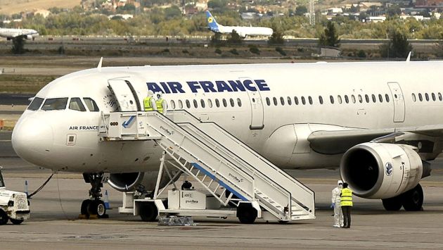 España activó protocolo de emergencia en aeropuerto por pasajero con síntomas. (EFE)