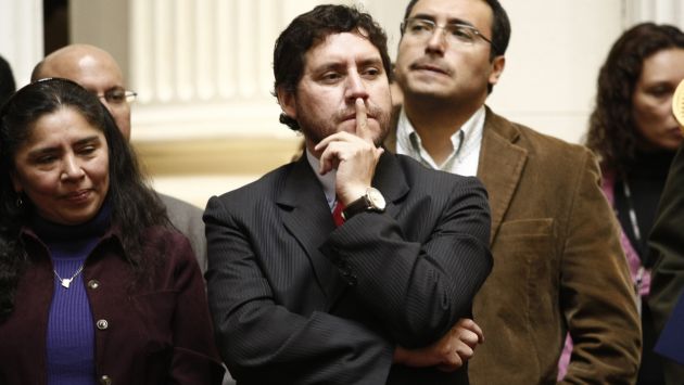 Paredes trabajó desde hace muchos años con Daniel Abugattás en su despacho parlamentario. (César Fajardo)
