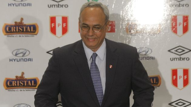 Manuel Burga postulará, una vez más, a la presidencia de la FPF. (Perú21)
