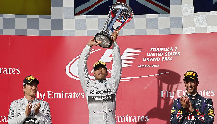 Lewis Hamilton ganó el Gran Premio de Estados Unidos y se acerca más al título del Mundial de Fórmula Uno. (EFE)