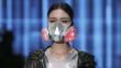 China: Máscaras para la contaminación en Semana de la Moda [Fotos]
