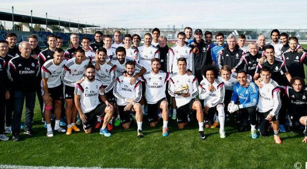 Cristiano Ronaldo dedicó Bota de Oro a sus compañeros del Real Madrid. (Facebook)