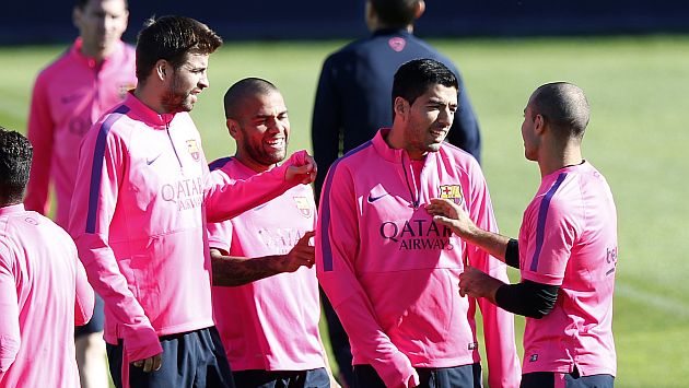 Gerard Piqué no está pasando por su mejor momento en el Barcelona. (Reuters/Weloba)