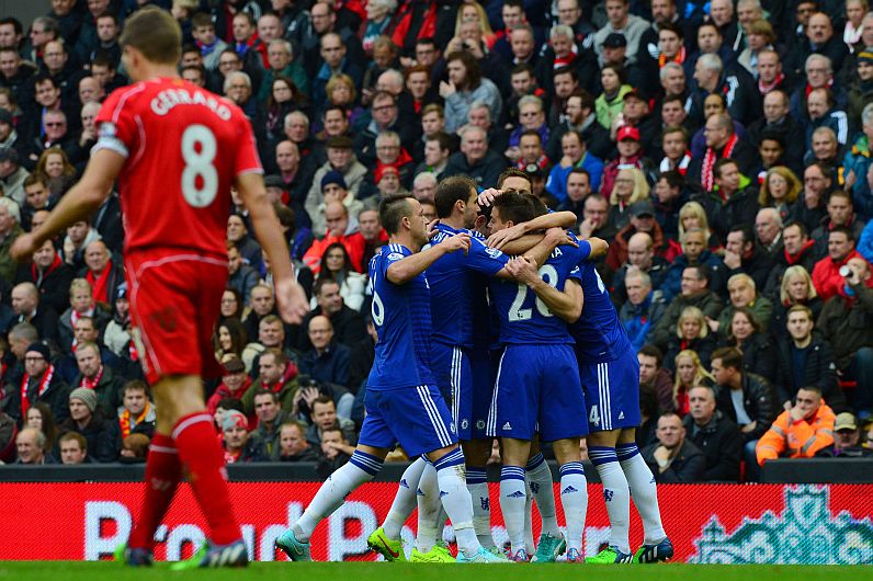 Chelsea venció por 2-1 a Liverpool. (AFP)