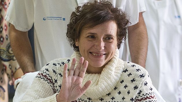 Teresa Romero a su salida del hospital Carlos III de Madrid. (AP)
