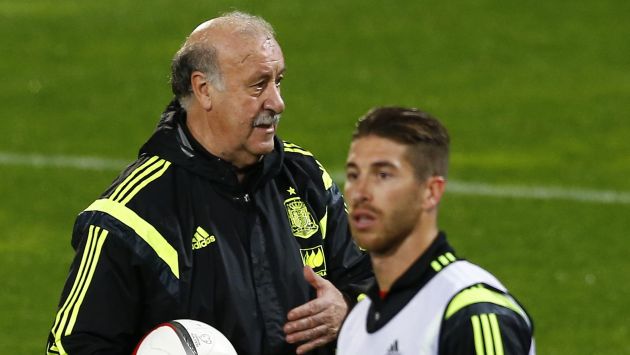 Vicente del Bosque defendió a Diego Costa, Cesc Fábregas y Gerard Piqué. (Reuters)