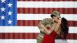 Estados Unidos: Foto de una soldado besando a su esposa se convierte en viral
