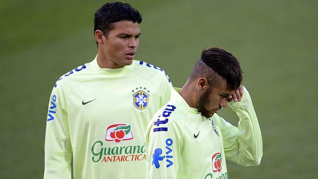 Thiago Silva molesto con Neymar y Dunga por perder la capitanía de Brasil. (EFE)