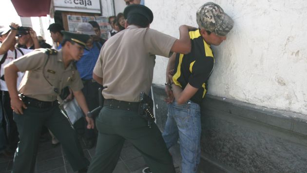 Congreso aprobó recompensar a quienes faciliten captura de delincuentes. (Perú21)