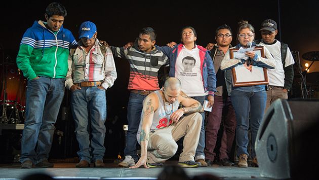 Calle 13 apoya a familiares de jóvenes desaparecido en México. (sopitas.com)