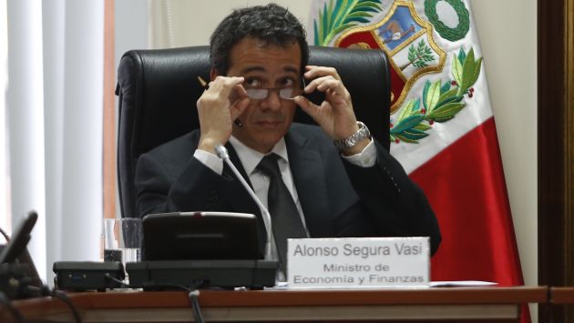 El ministro Alonso Segura anunció que su cartera presentará proyectos de inversión privada. (Martín Pauca)