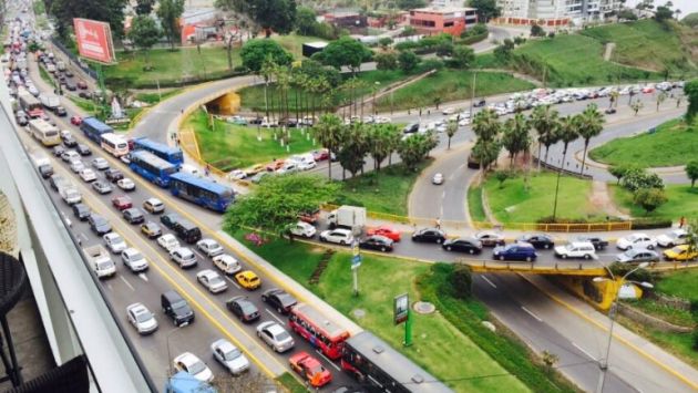 Costa Verde: Cierre de vía ocasionó un intenso caos vehicular en Barranco. (WasapEC)